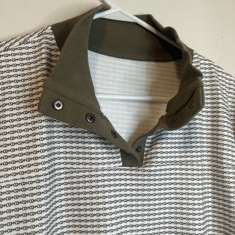 Green/Off White Long Sleeve Pullover - Picture 4 of 5